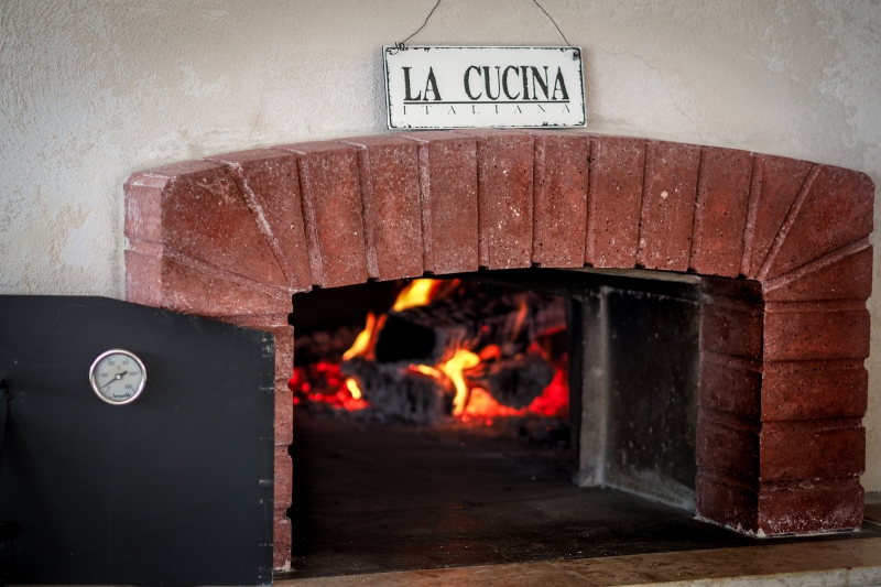 pizzeria-ST JEAN CAP FERRAT-min_pizza-oven-1344719